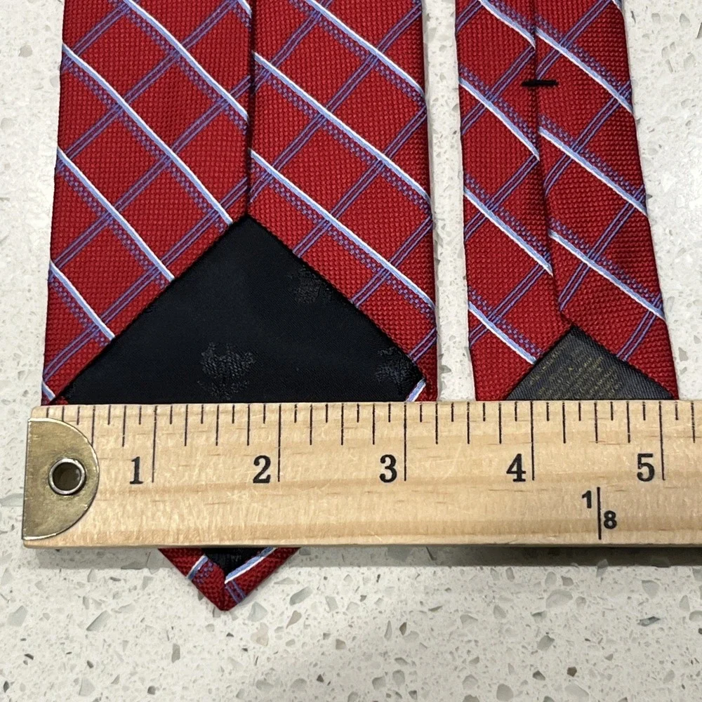 Brooks Brothers Makers Red White Tie 100% Silk Made in USA